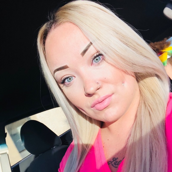 Meet your Posher, Jennifer - Picture 1 of 1